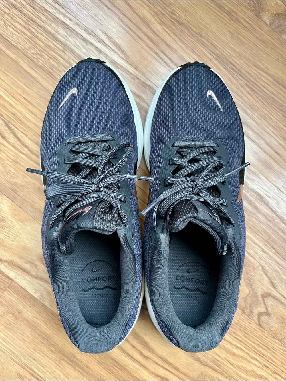 Nike Womens Running Shoes - Revolution 8 - size 7.5 - Picture 5 of 6